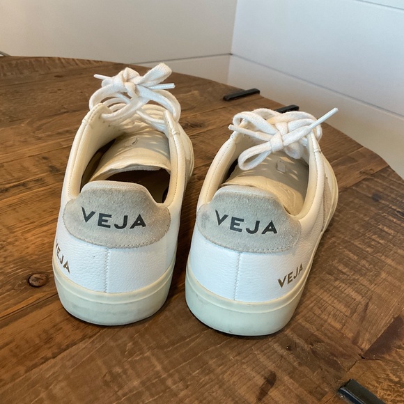 VEJA SNEAKER WHITE PEBBLED TAUPE SUEDE V - Picture 2 of 7